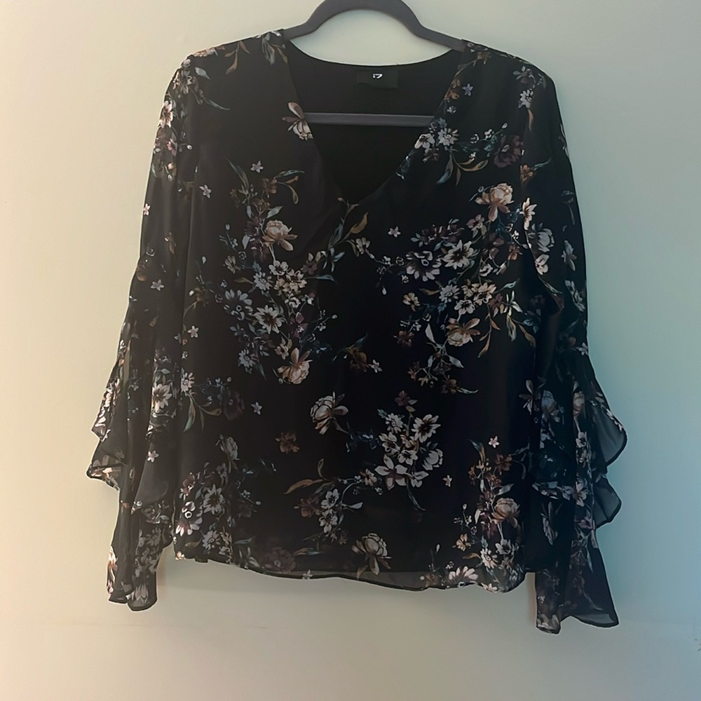 IZ Byer Flowy Flower Long Sleeve